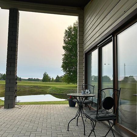 Lazariskio Apartamentai Martiniskenai Exterior photo