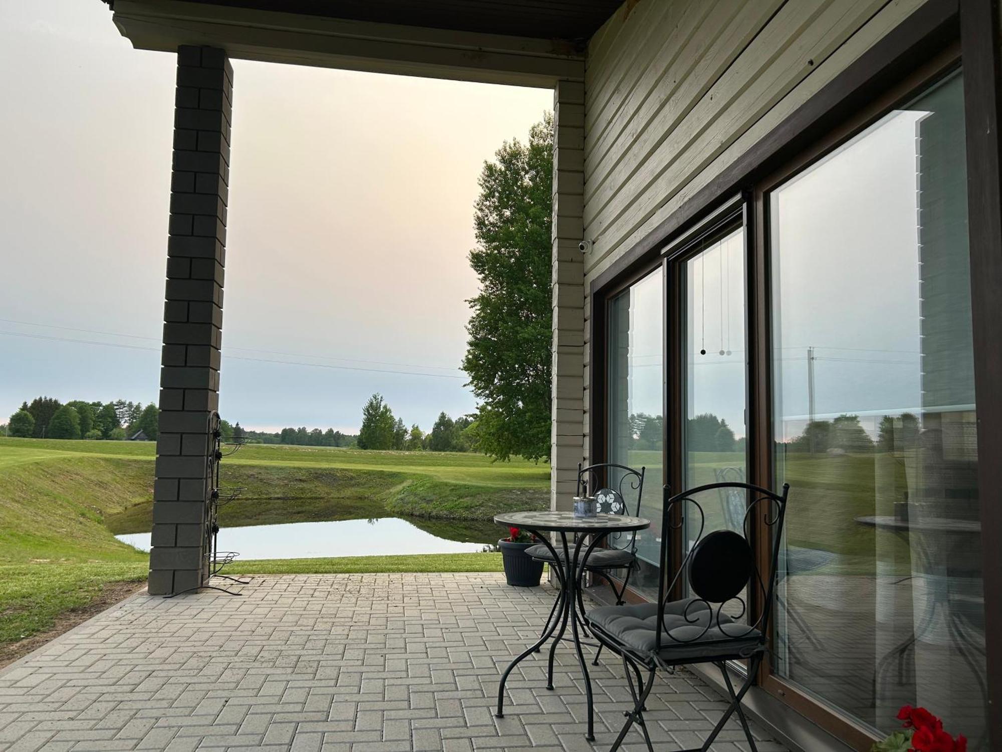 Lazariskio Apartamentai Martiniskenai Exterior photo