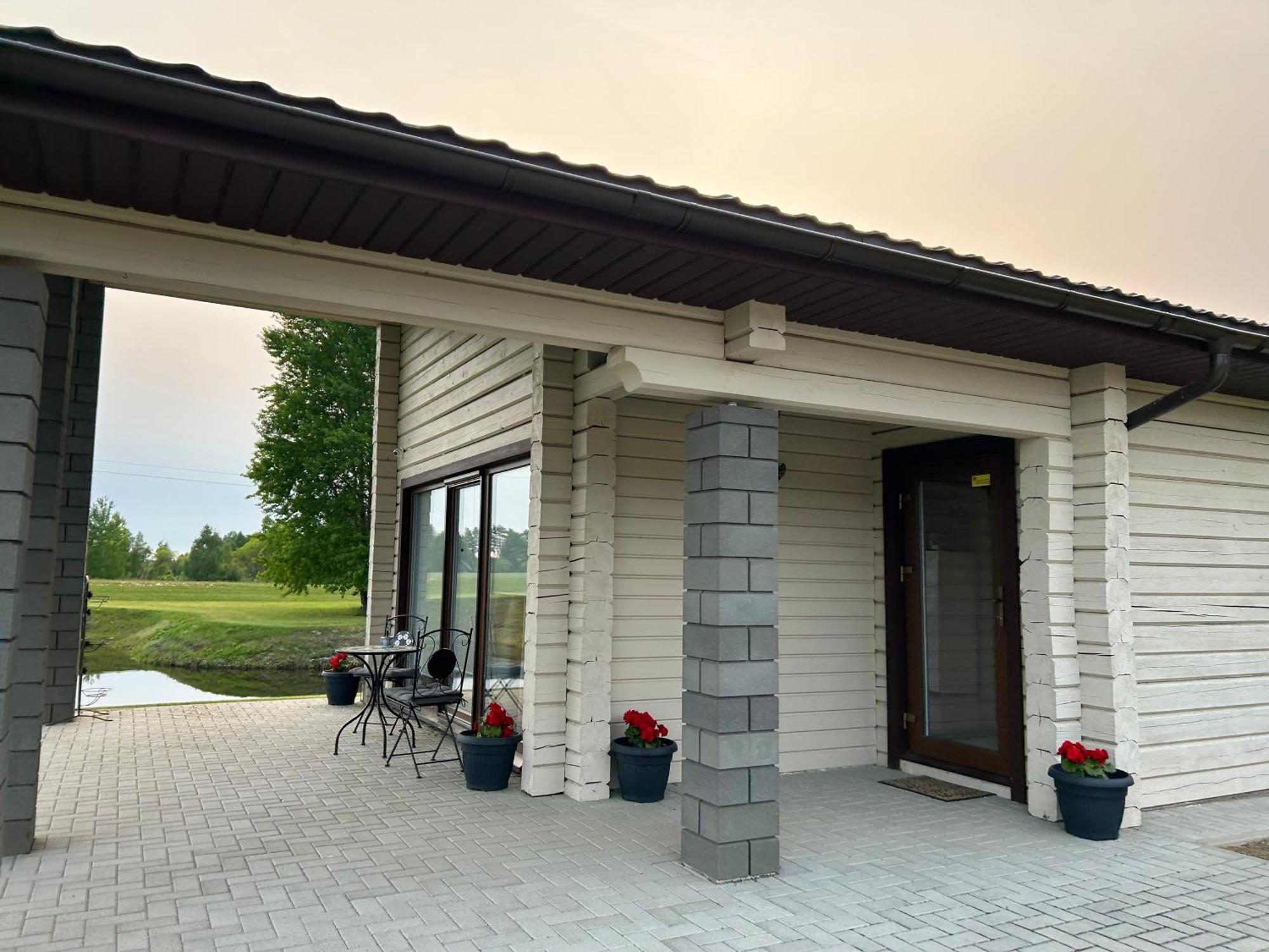 Lazariskio Apartamentai Martiniskenai Exterior photo